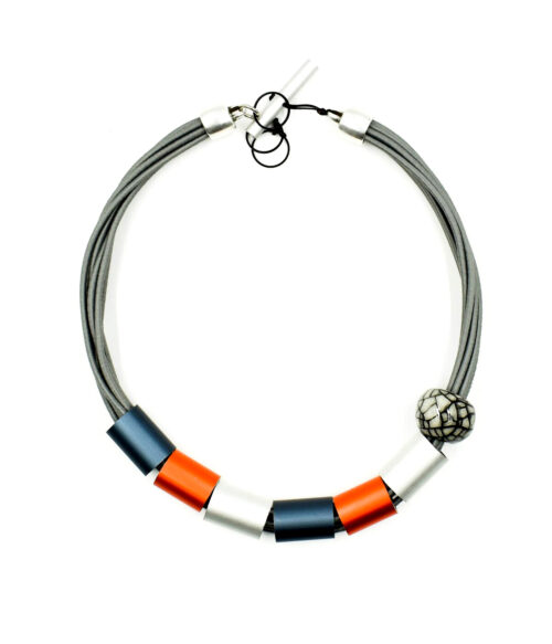 Christina Brampti, collier Cecile, orange, gris, gris foncé, bijou de créateur,